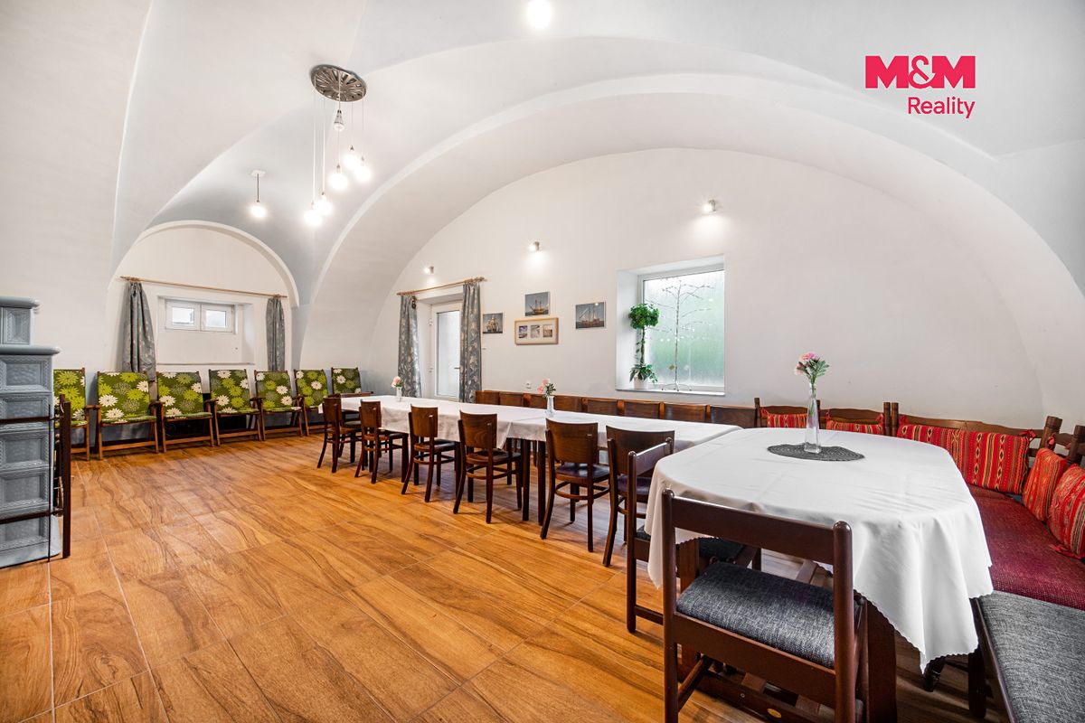 Prodej rodinného domu 210 m², pozemek 2700 m² – fotografie 3