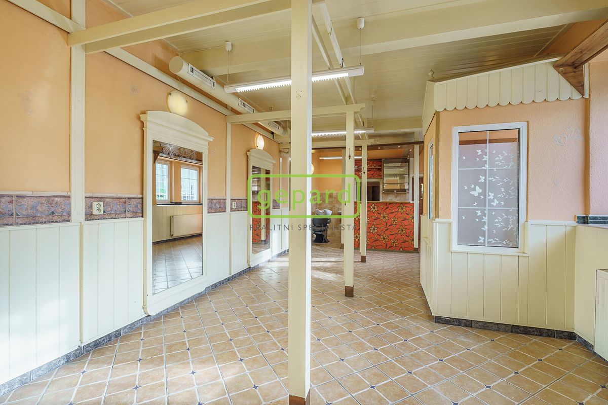 Pronájem obchodního prostoru 112 m² – fotografie 2