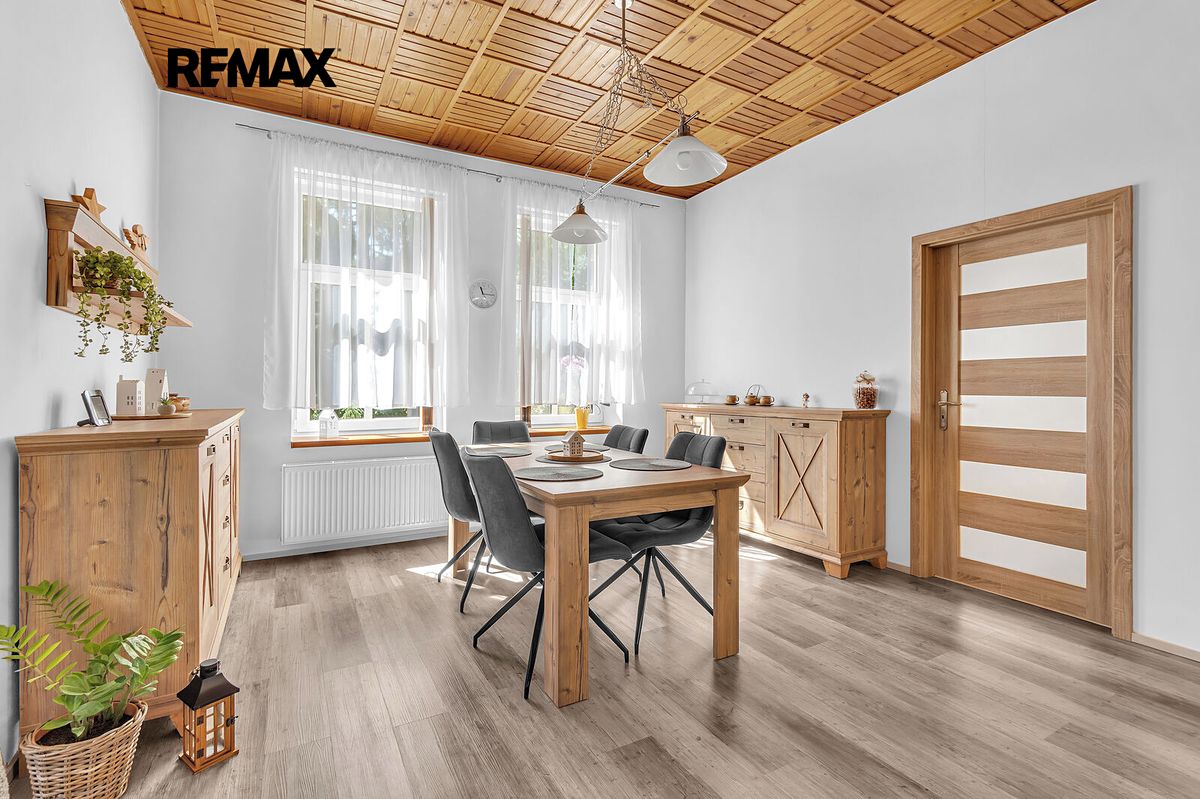 Prodej vícegeneračního domu 570 m², pozemek 2953 m² – fotografie 4