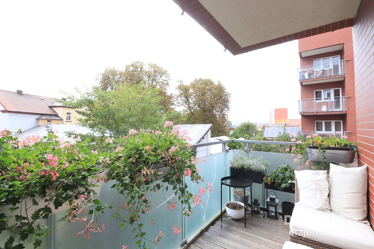 Pronájem bytu 2+kk 63 m² – fotografie 3