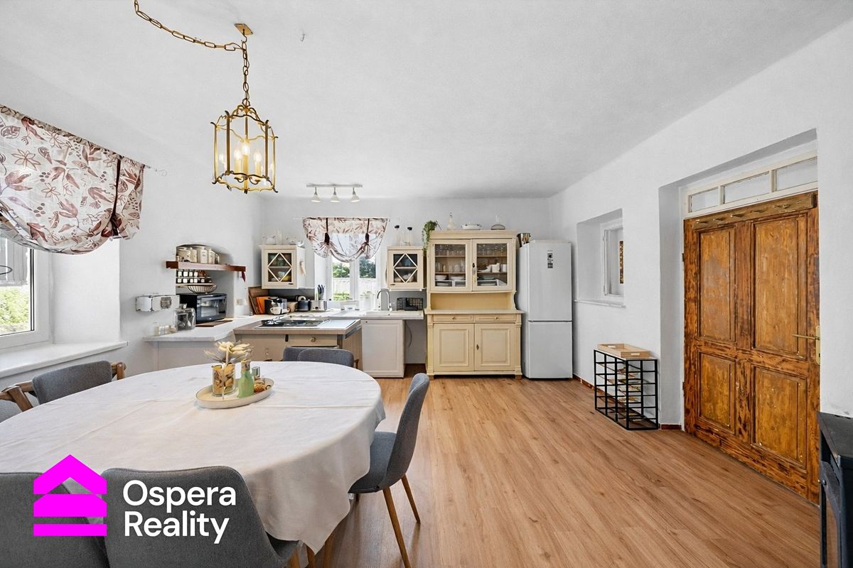 Prodej rodinného domu 137 m², pozemek 1021 m² – fotografie 2