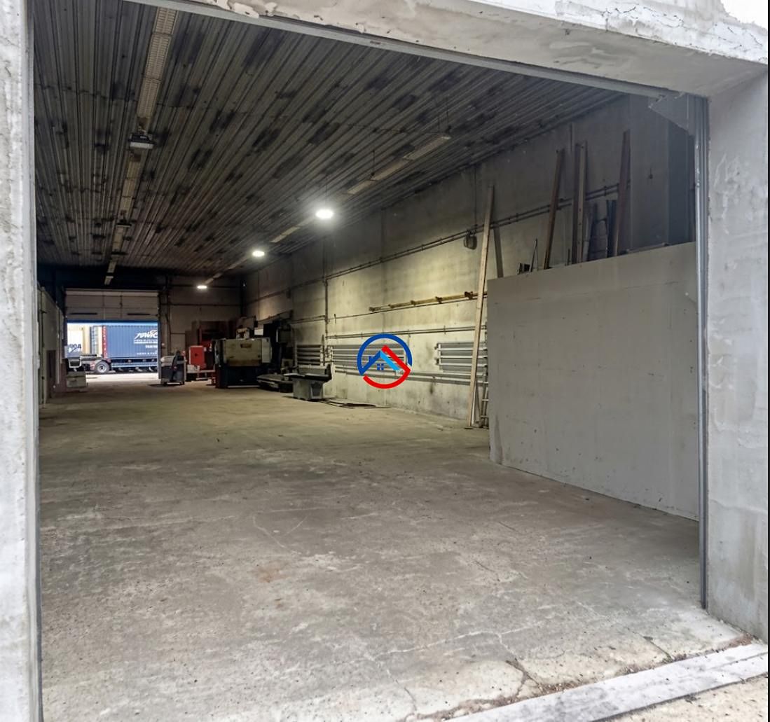 Pronájem výrobní haly, prostoru 352 m² – fotografie 2