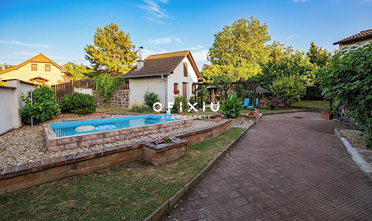 Prodej rodinného domu 195 m², pozemek 915 m² – fotografie 3