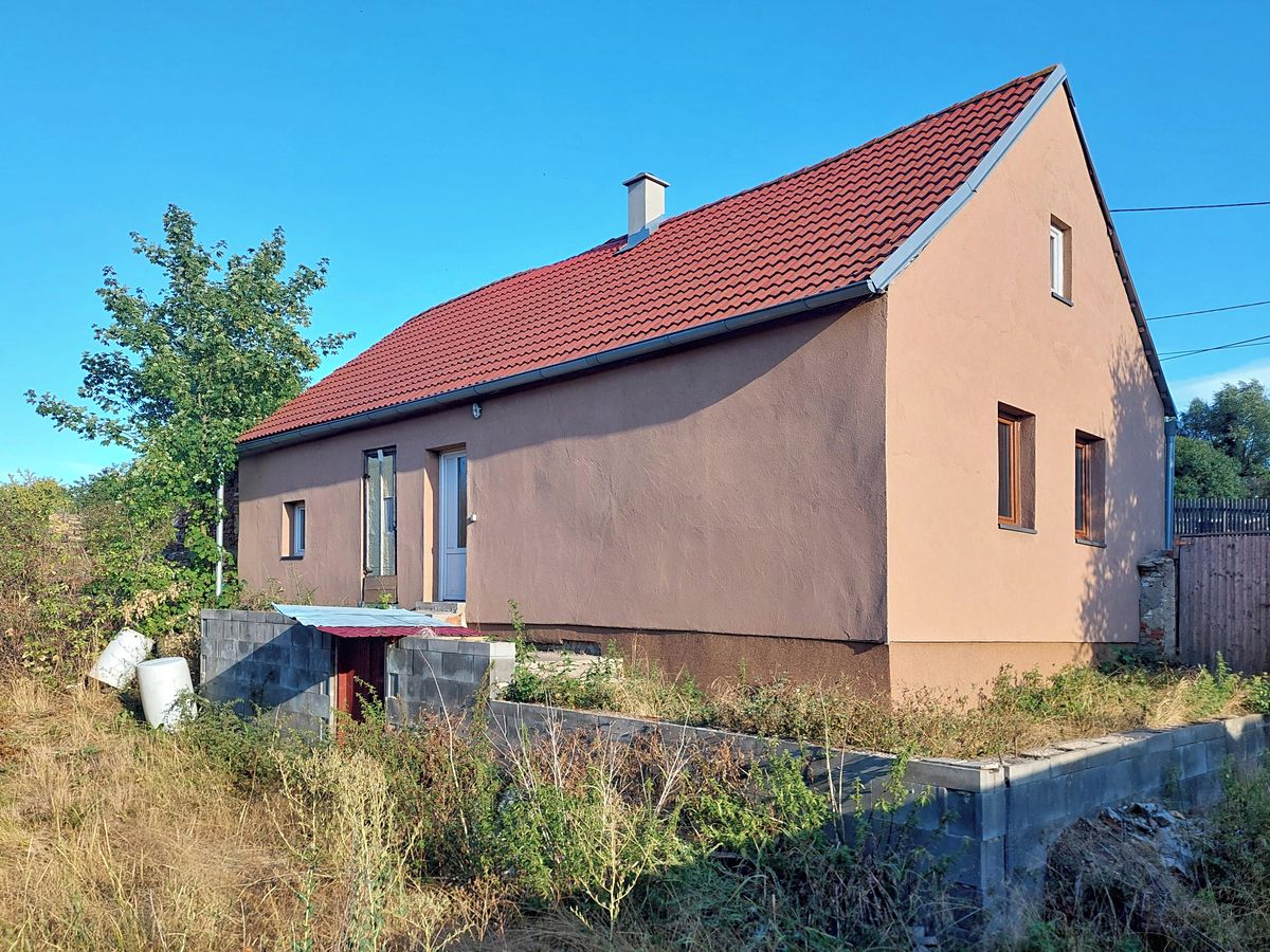 Prodej rodinného domu 57 m², pozemek 555 m² – fotografie 2