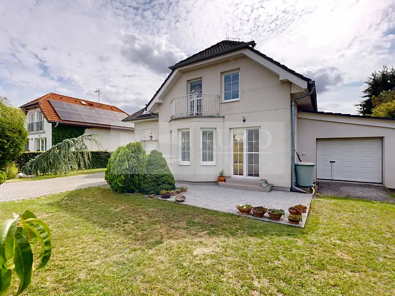 Prodej rodinného domu 196 m², pozemek 149 m², Hostivice – náhled fotky 3