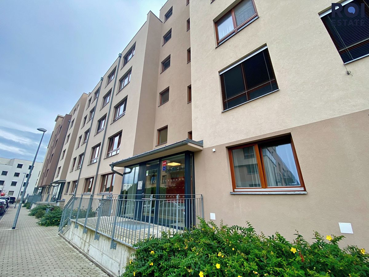 Pronájem bytu 1+kk 40 m² – fotografie 3