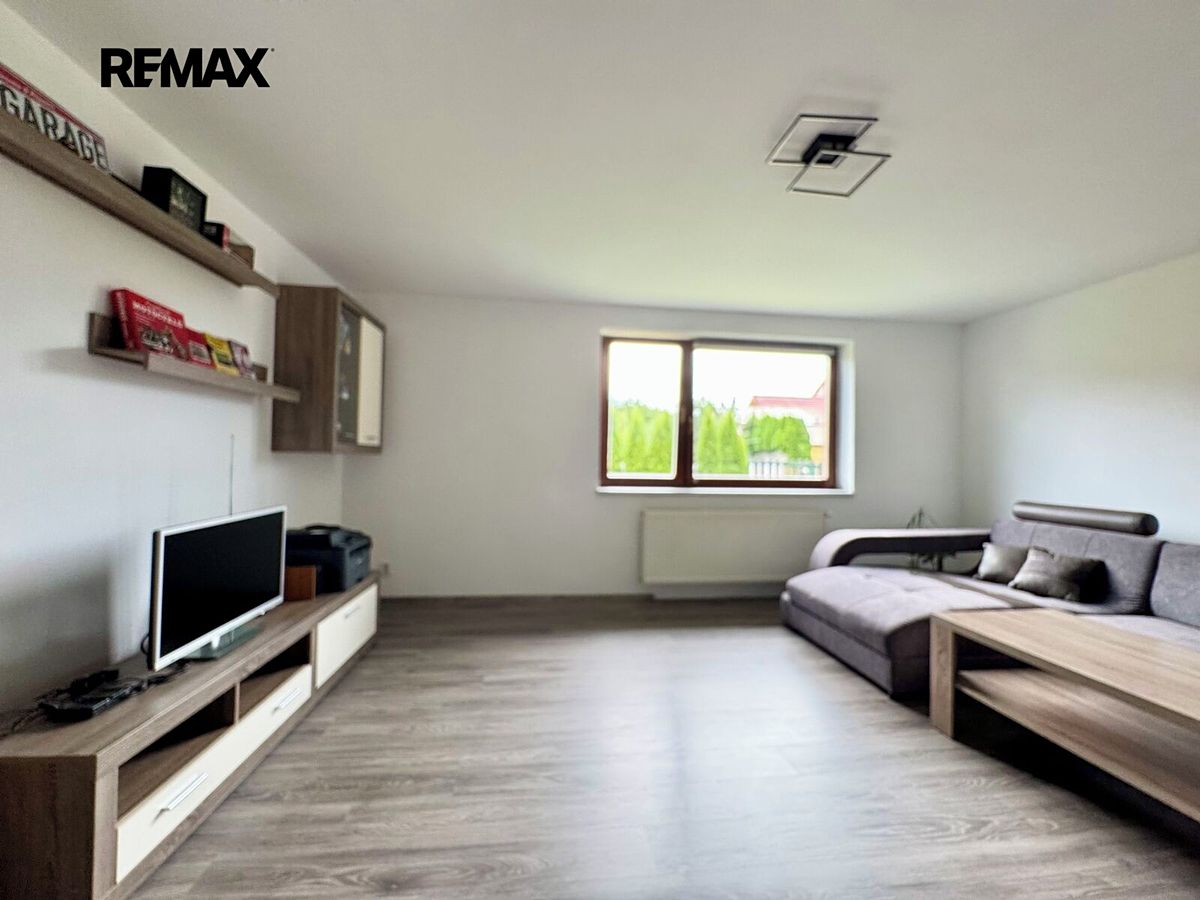 Prodej rodinného domu 313 m², pozemek 1527 m² – fotografie 5
