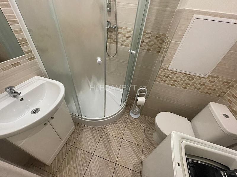 Pronájem bytu 2+kk 42 m² – fotografie 3