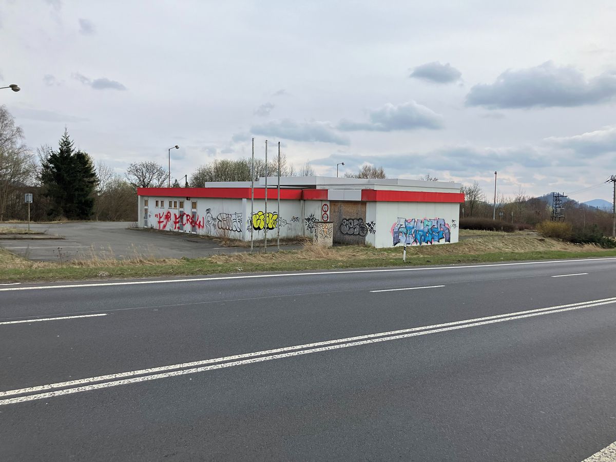 Dražba komerční nemovitosti 6912 m², Nový Bor – fotka 1 z 3
