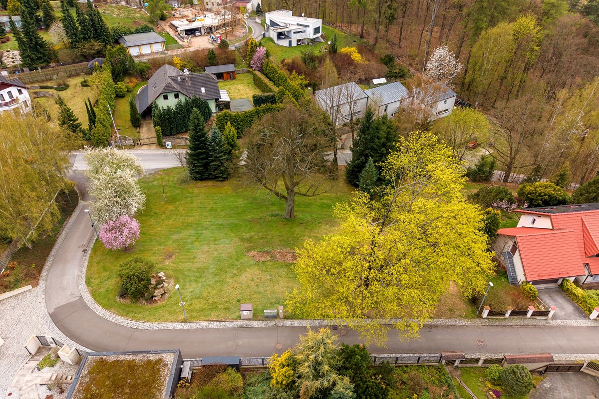 Prodej stavebního pozemku 1765 m²