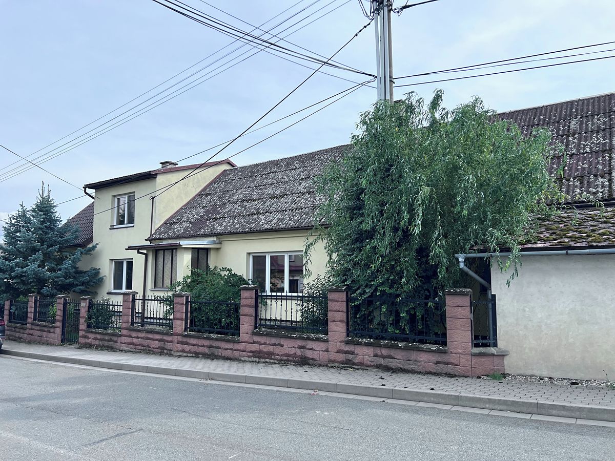 Prodej rodinného domu 281 m², pozemek 502 m² – fotografie 2