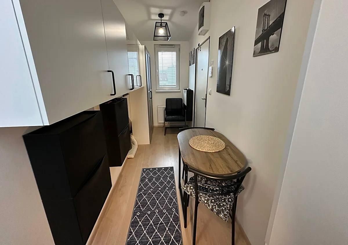 Pronájem bytu 1+kk 19 m² – fotografie 3