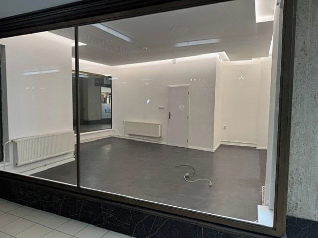 Pronájem obchodního prostoru 33 m² – fotografie 2
