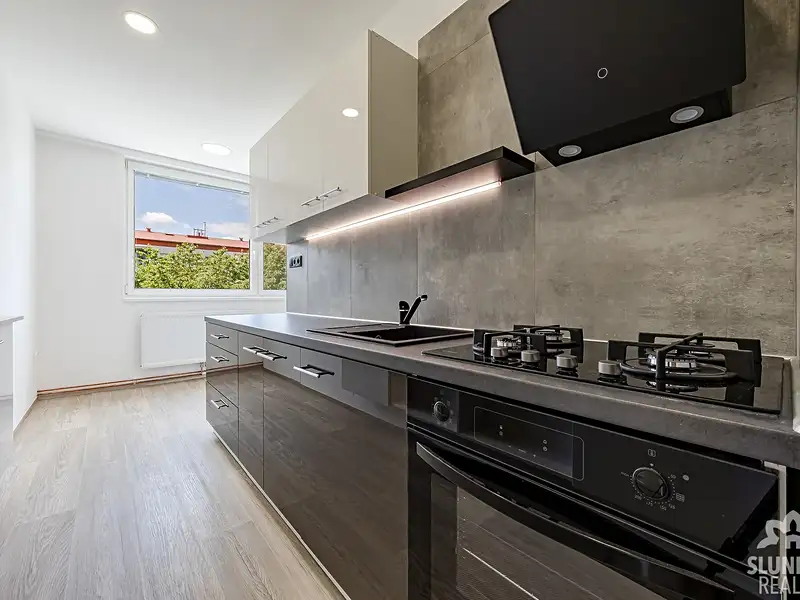 Pronájem bytu 2+1 50 m², Uherské Hradiště – náhled fotky 1