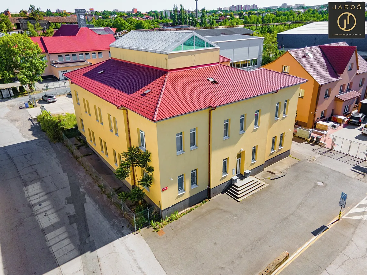 Prodej kanceláře 851 m²