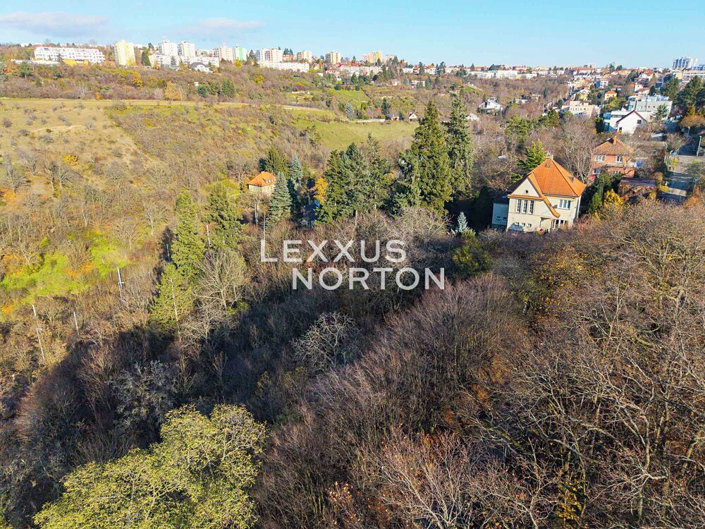 Prodej stavebního pozemku 2570 m² – fotografie 3