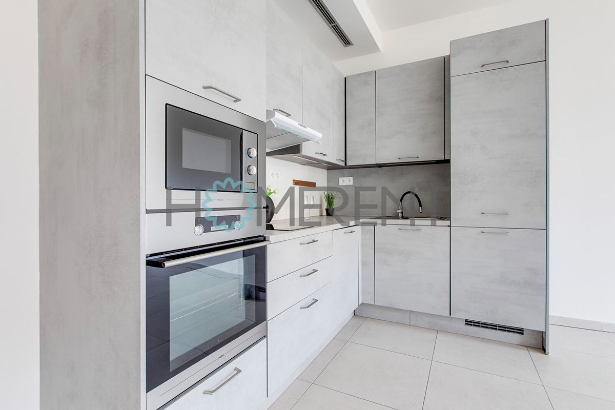 Pronájem bytu 2+kk 44 m² – fotografie 3