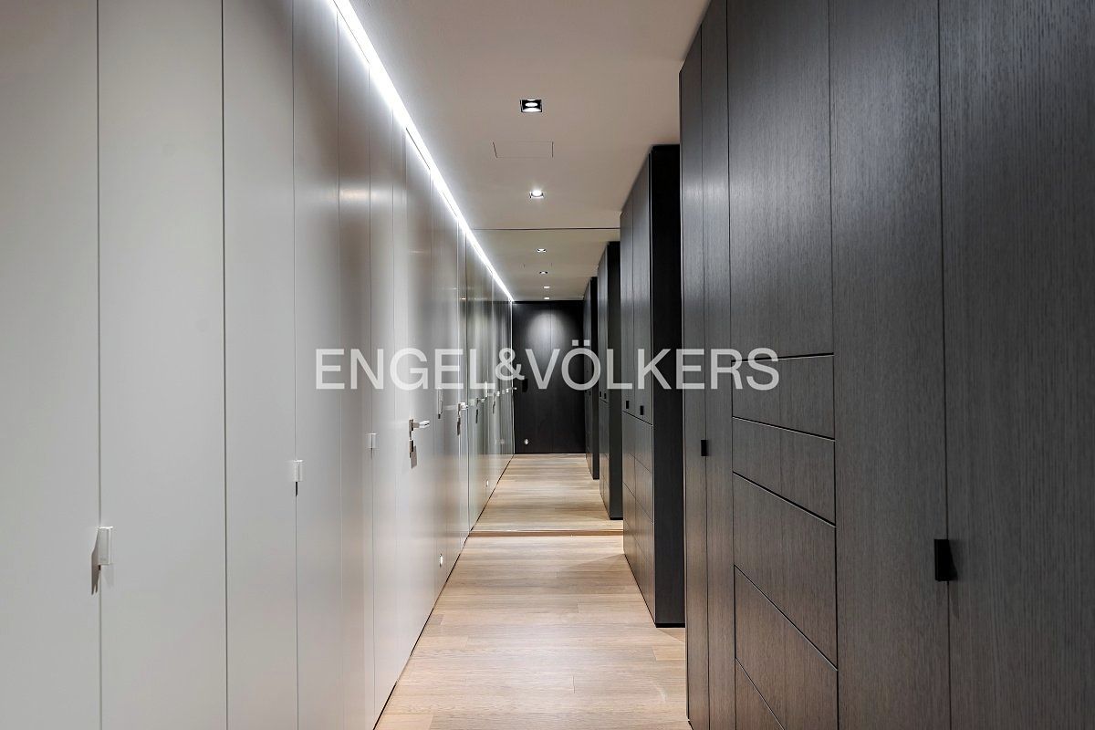 Pronájem bytu 4+kk 178 m² – fotografie 5