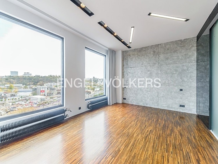 Квартира 4+kk в оренду, 421 м² (5 з 21)