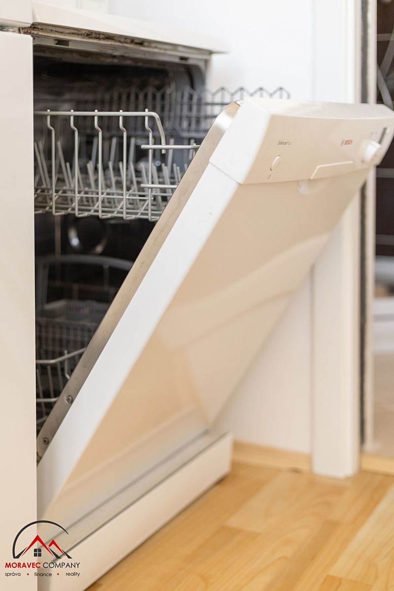 Pronájem bytu 4+1 74 m² – fotografie 4