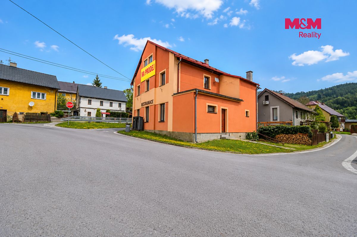 Prodej rodinného domu 500 m², pozemek 857 m² – fotografie 3