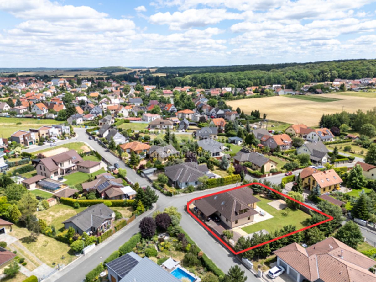 Prodej rodinného domu 338 m², pozemek 1259 m² – fotografie 4