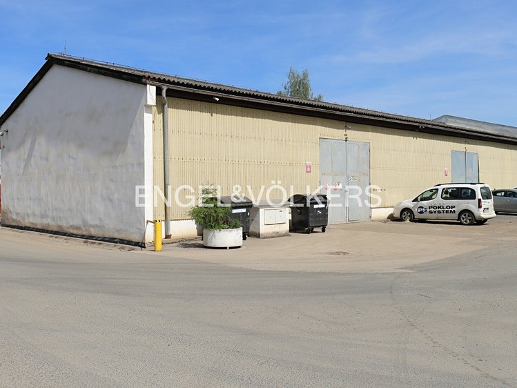 Комерційне приміщення в оренду, 370 м² (1 з 12)