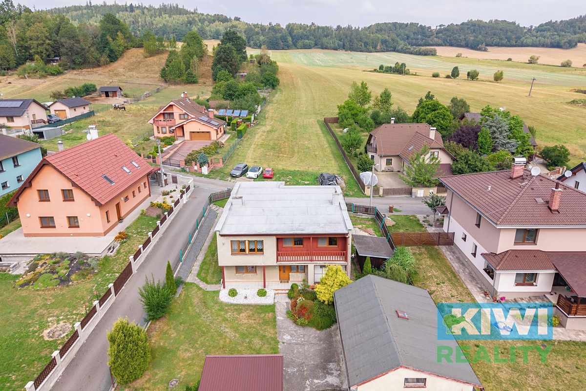 Prodej rodinného domu 170 m², pozemek 1680 m² – fotografie 2