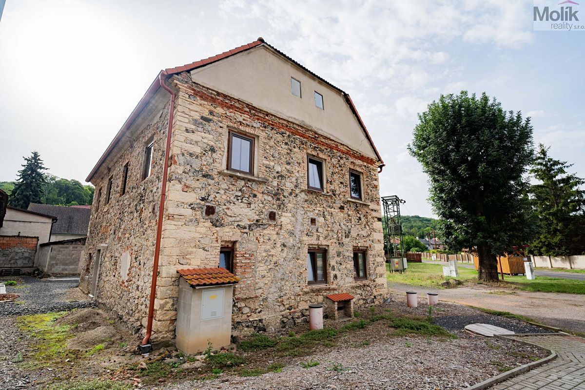 Prodej rodinného domu 233 m², pozemek 554 m² – fotografie 5