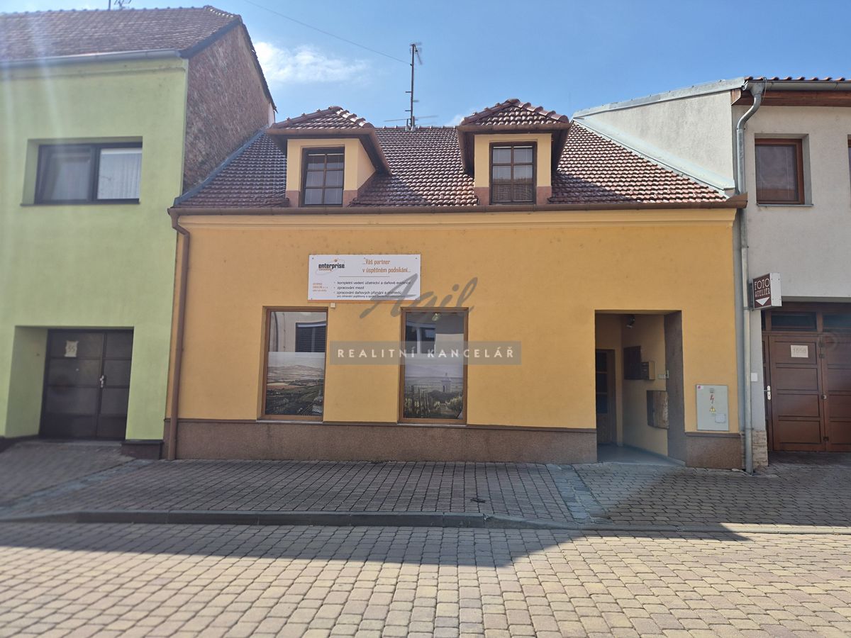 Prodej rodinného domu 250 m², pozemek 473 m²