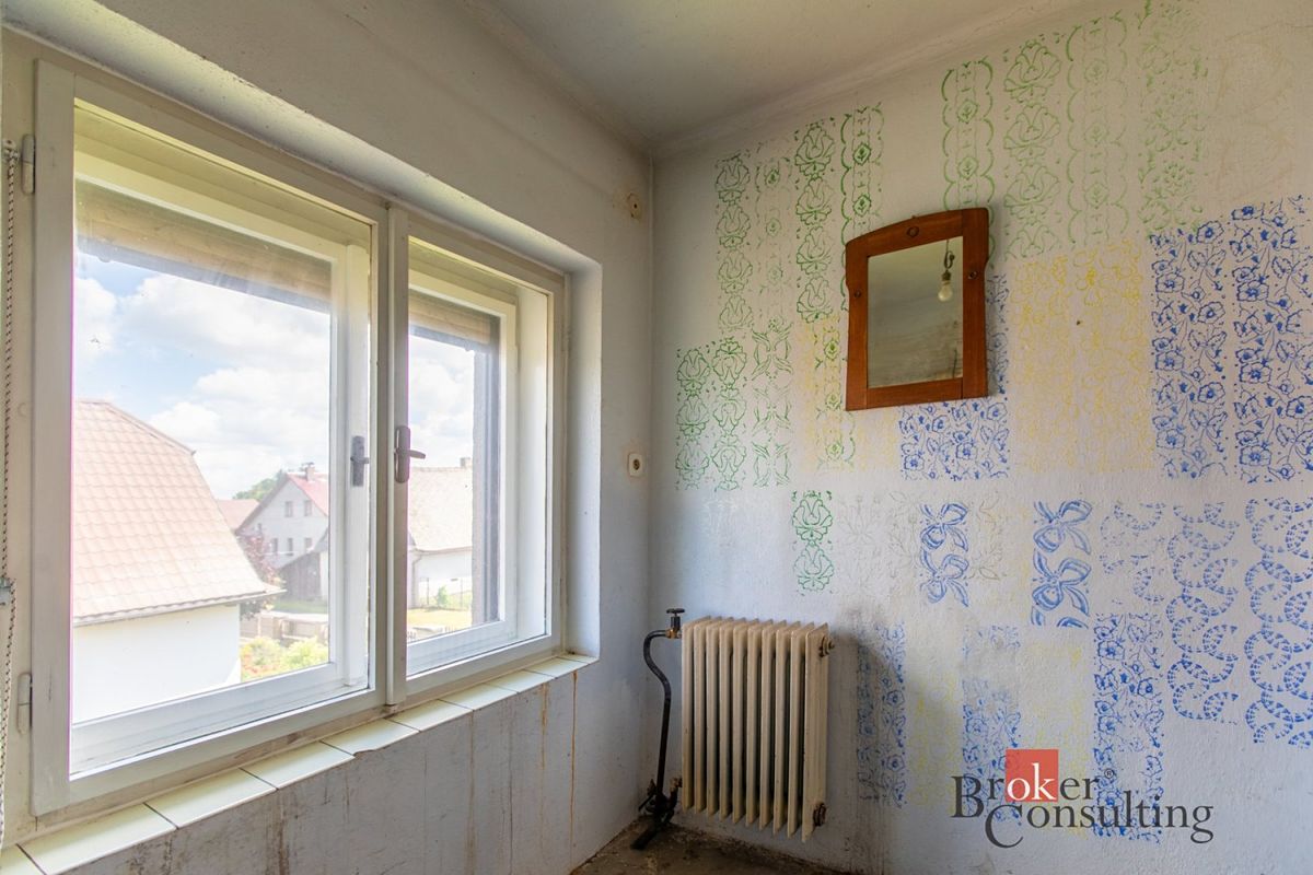Prodej rodinného domu 150 m², pozemek 909 m² – fotografie 4