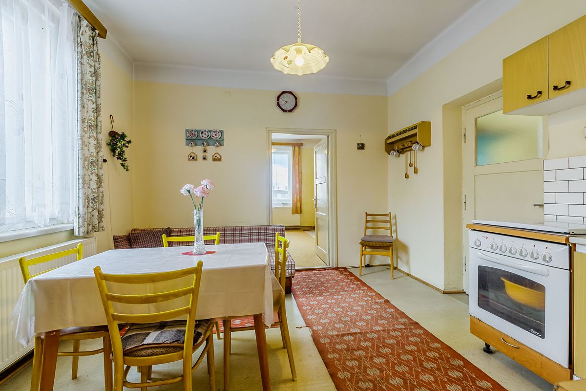 Prodej rodinného domu 153 m², pozemek 798 m² – fotografie 3