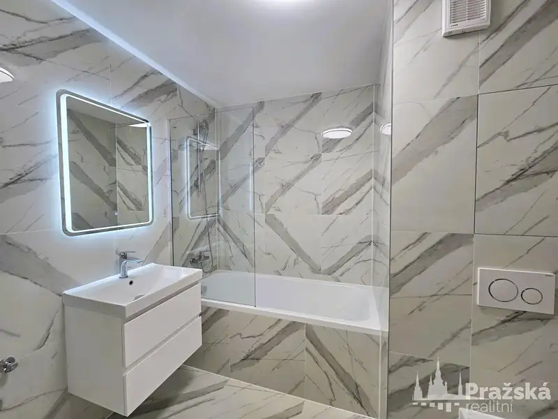 Prodej bytu 3+kk 66 m², Praha – náhled fotky 2