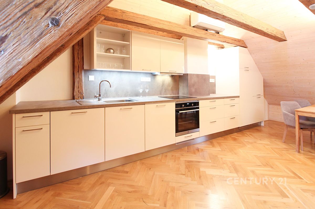 Pronájem bytu 2+kk 73 m²