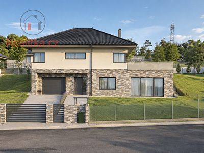 Prodej rodinného domu 245 m², pozemek 1016 m²