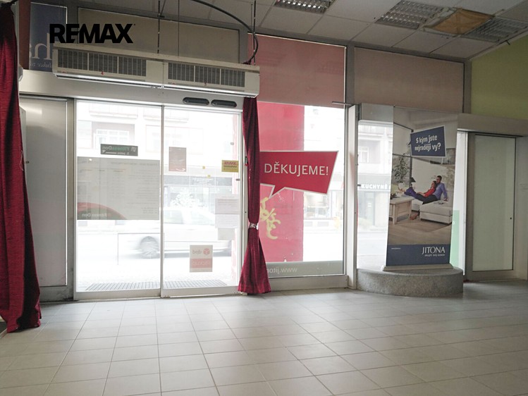 Комерційне приміщення в оренду, 865 м² (22 з 38)