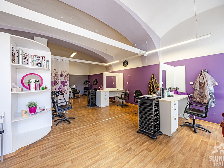 Комерційне приміщення на продаж, 970 м² (6 з 35)