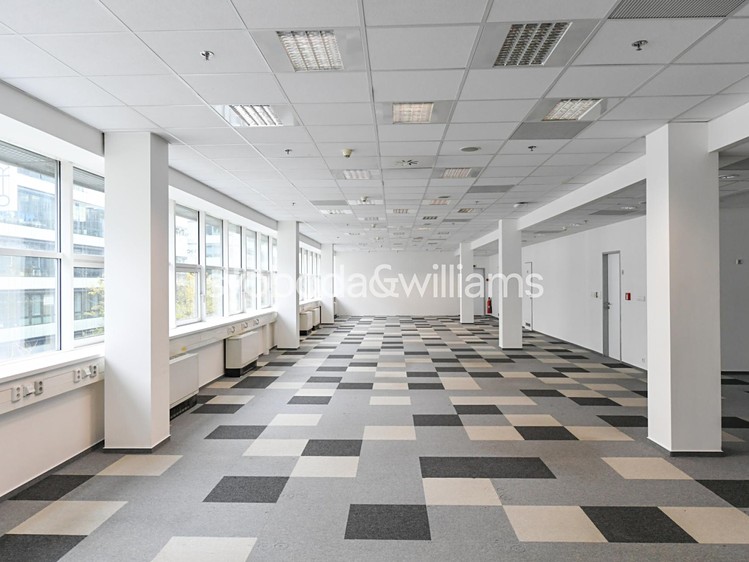 Gewerbefläche zur Miete, 810 m² (1 von 12)