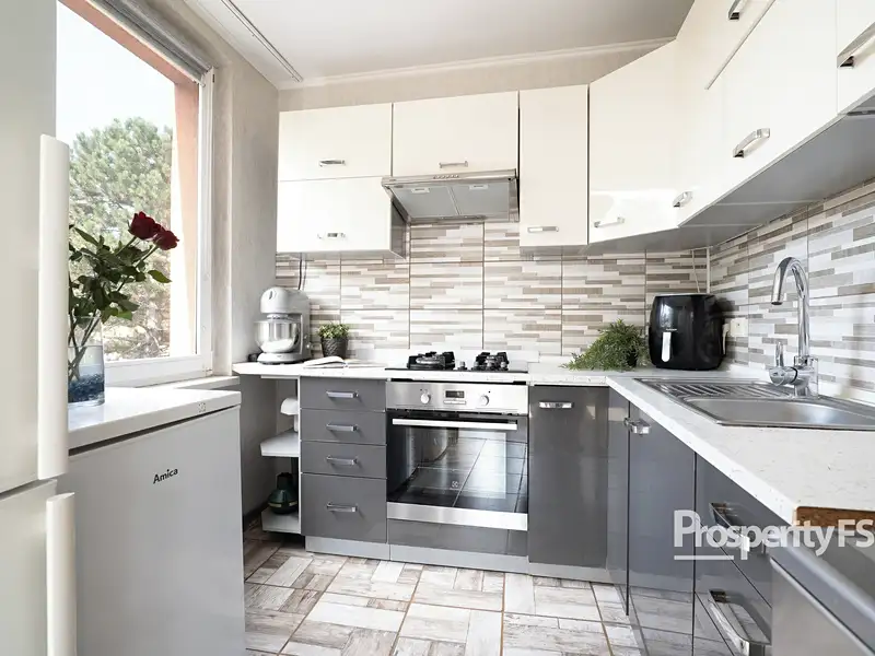 Prodej bytu 3+1 62 m², Slaný – náhled fotky 2