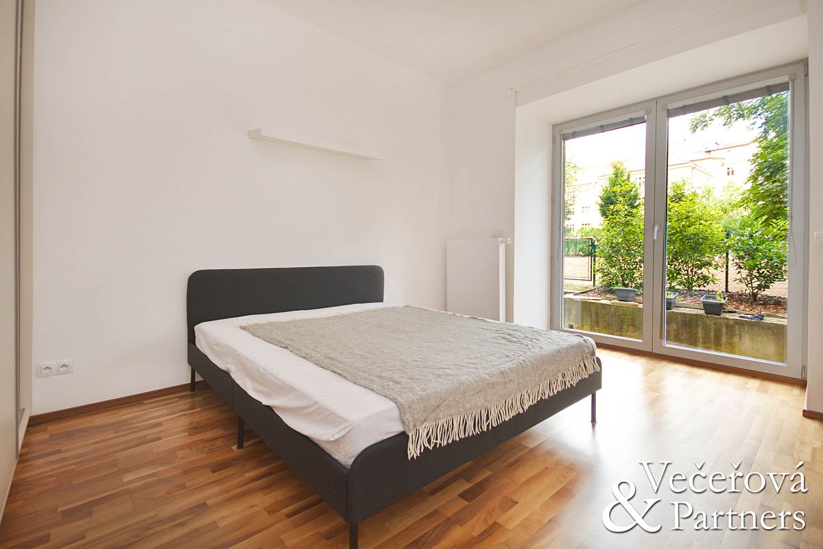 Pronájem bytu 2+kk 56 m² – fotografie 2