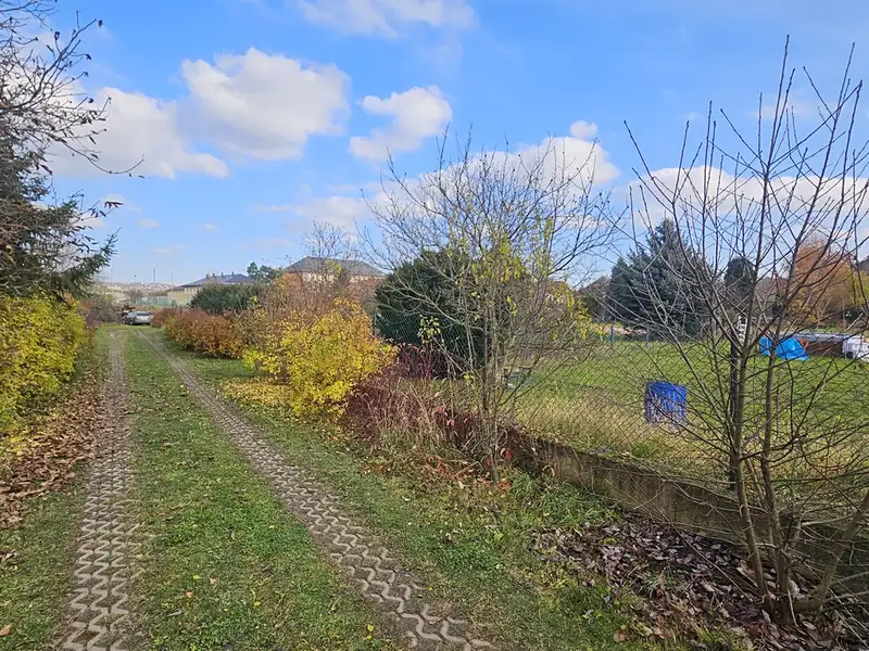 Prodej stavebního pozemku 1727 m², Polepy – náhled fotky 2