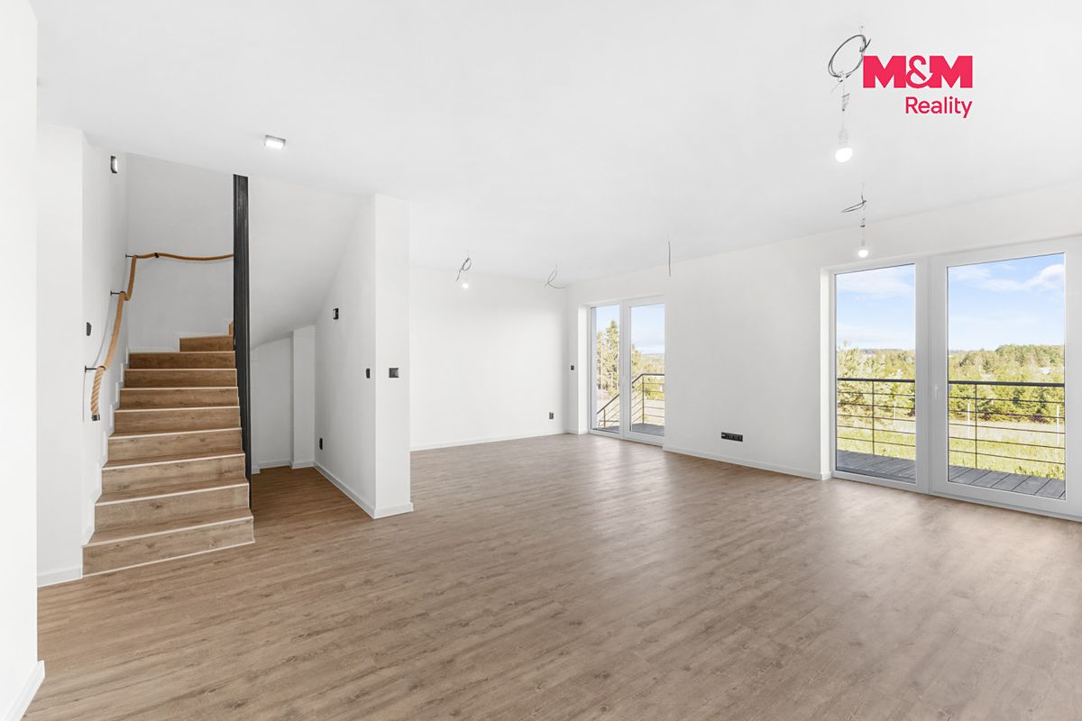 Prodej rodinného domu 156 m², pozemek 593 m² – fotografie 3