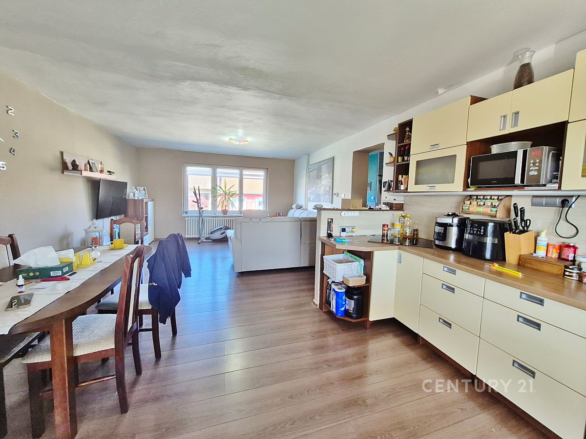 Prodej rodinného domu 140 m², pozemek 1045 m² – fotografie 3