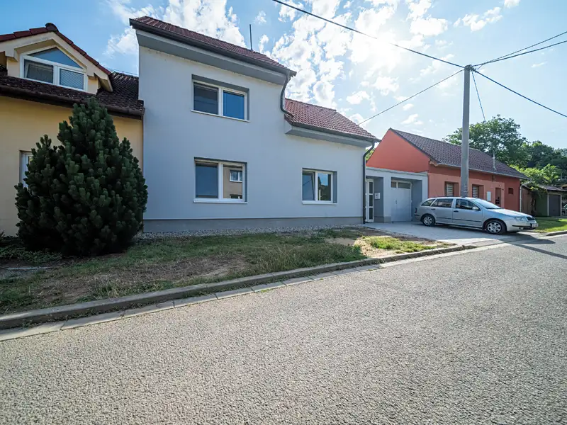 Pronájem rodinného domu 175 m², pozemek 483 m², Uherské Hradiště – náhled fotky 2