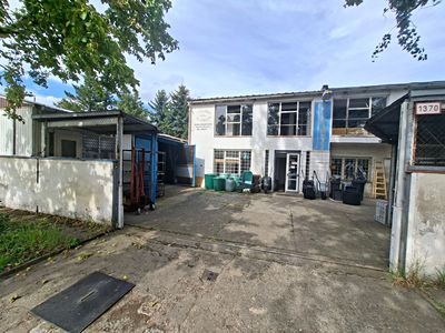 Pronájem skladového prostoru 100 m²