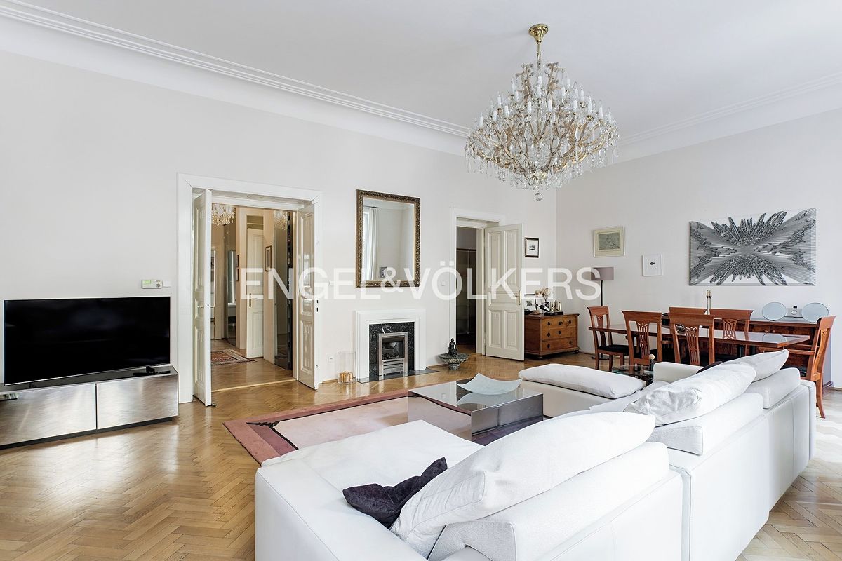 Pronájem bytu 3+1 125 m² – fotografie 3