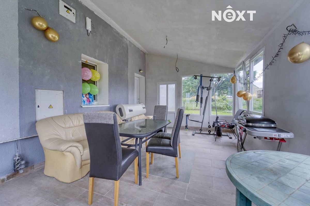 Prodej rodinného domu 225 m², pozemek 1000 m² – fotografie 3