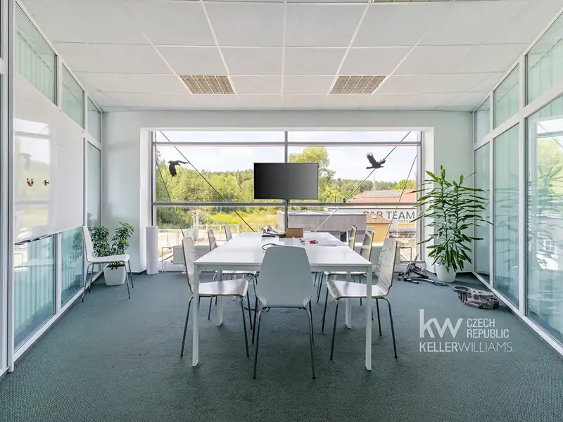 Pronájem výrobní haly, prostoru 700 m², Jihlava – náhled fotky 2