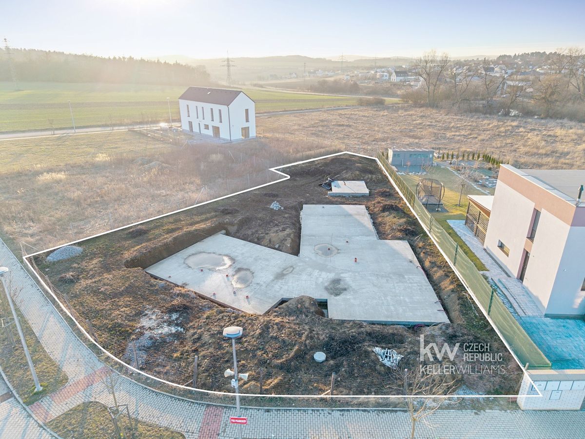 Prodej rodinného domu 260 m², pozemek 1067 m² – fotografie 4