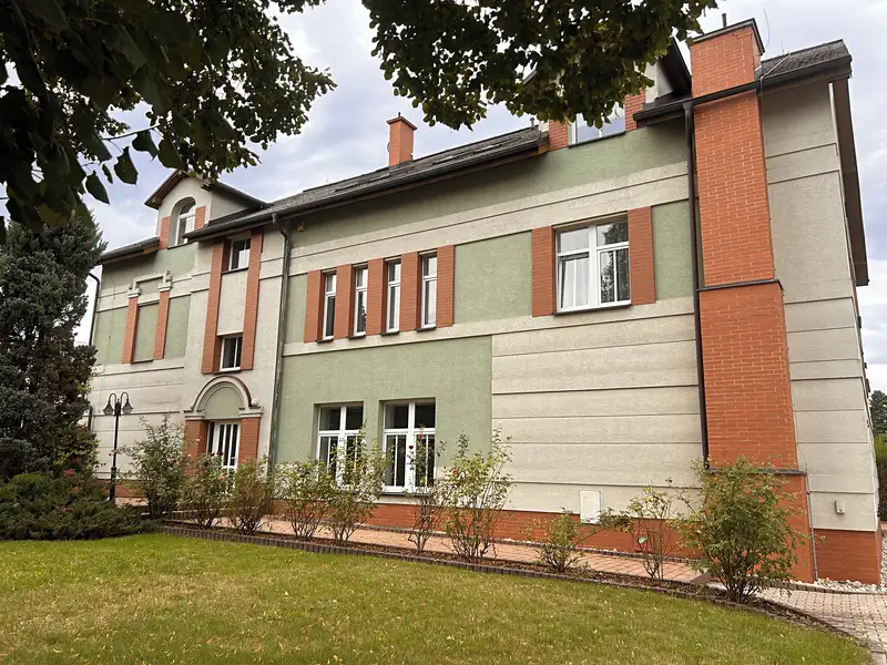Pronájem kanceláře 240 m², Dobrovice – náhled fotky 2